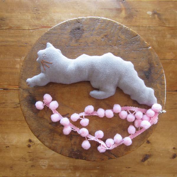 ねこのおもちゃ [neu] 02 グレー "Stickitten"